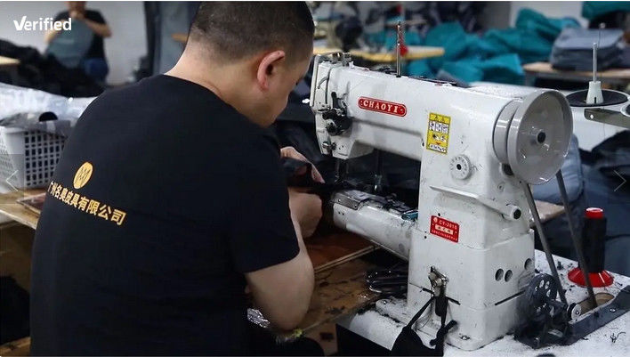 Guangzhou Mingao Leather Goods Co., Ltd. línea de producción del fabricante
